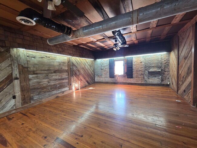 Photo - 129 S Jefferson St