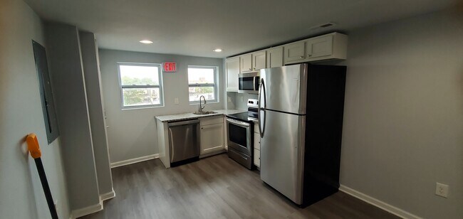 Building Photo - 1107 N Fulton Ave Rental