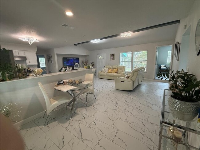 Photo - 968 Red Town Rd