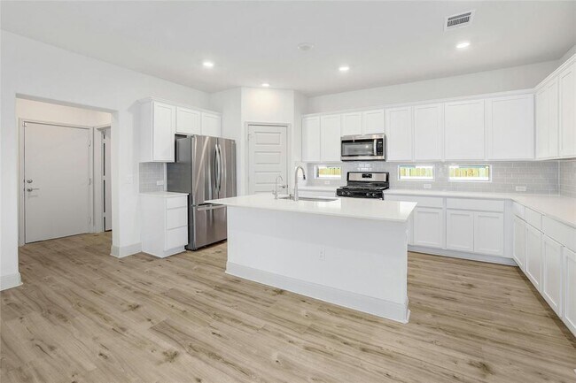 Photo - 16808 Ponte Cv