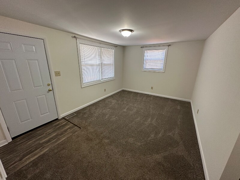 Photo - 1121 Northwest Blvd Unit 1121