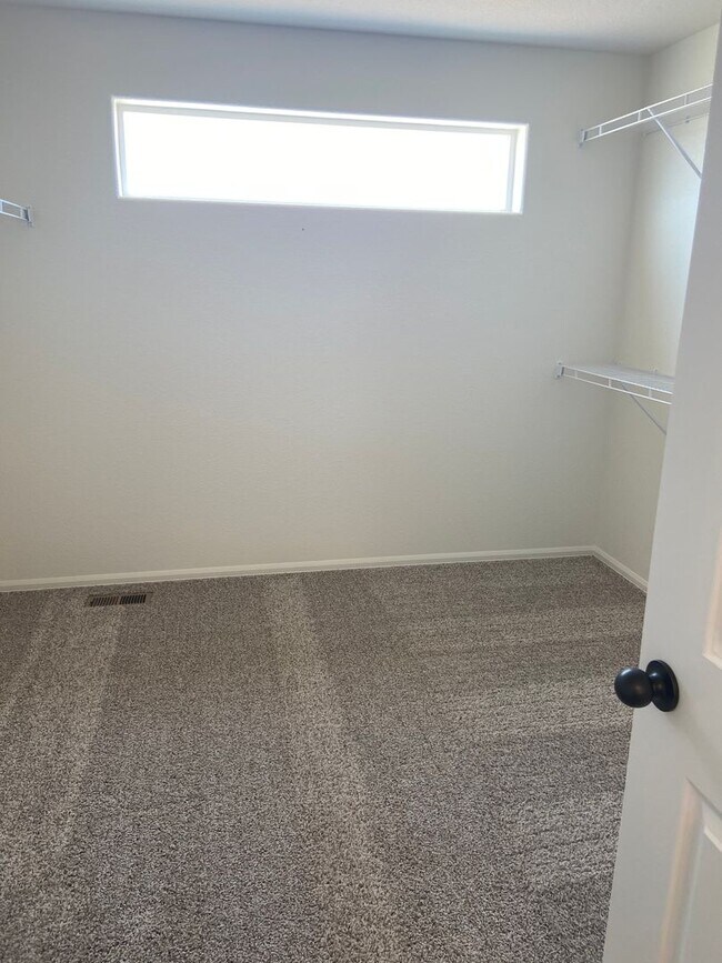 Photo - 3 bedroom, 3 bath home in Raindance Community.