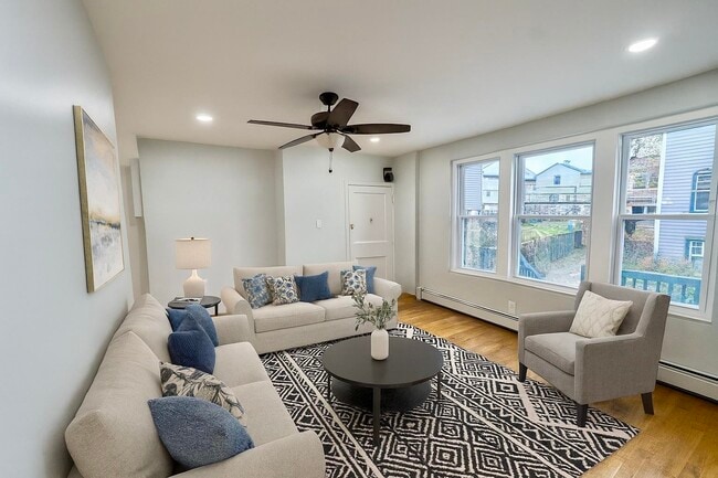 Building Photo - 272 Winfield Ave Unit 1