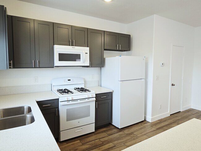 Photo - 1928 Salvation St