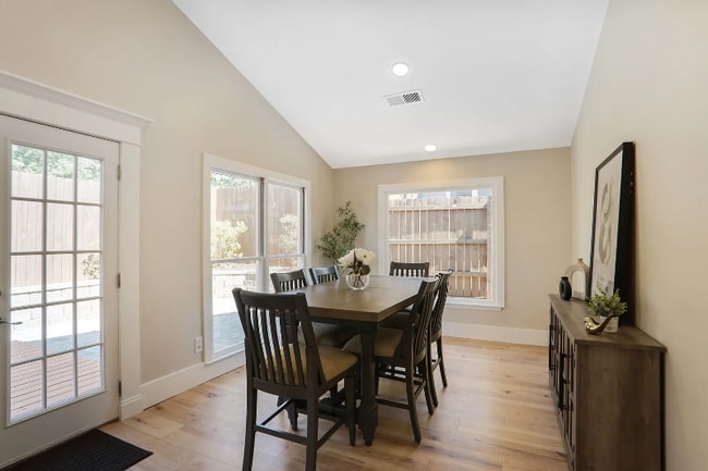 Photo - 1117 Capital Club Cir NE