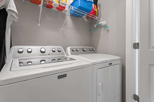 Photo - 525 Timpson Ave