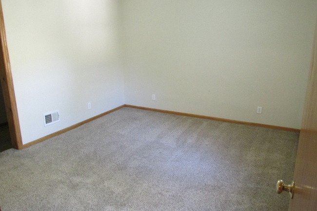 Photo - 404 Wood St N Unit 404 Wood street North  Apt 2 Jordan, Mn 55352