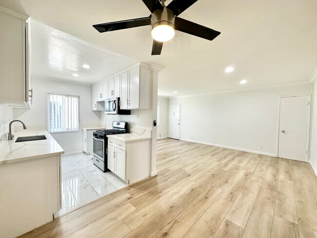 Photo - 6337 Whitsett Ave Unidad 32