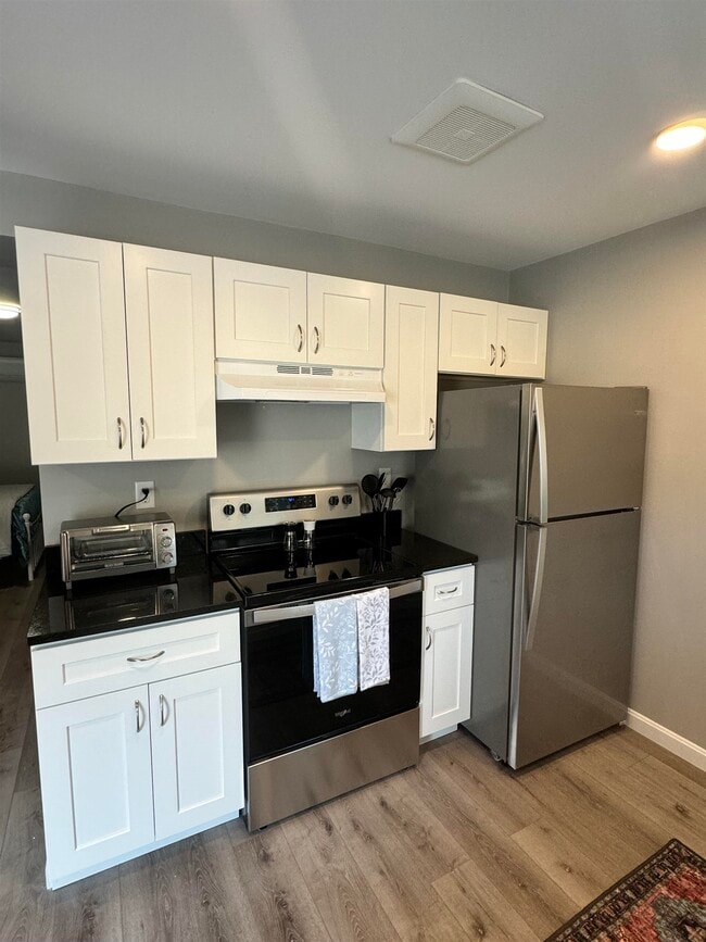 Building Photo - 24 Monarch Wy Unit 105 Rental