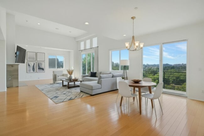 Building Photo - Modern 5-Bedroom Home with Spectacular Vie...