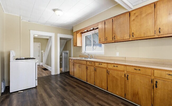 Photo - 691 Lafollette St