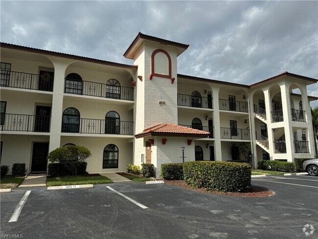 Building Photo - 605 Augusta Blvd Unit 14 Rental