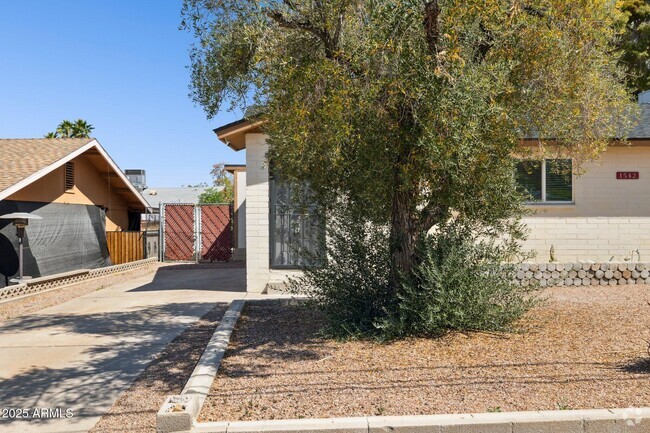 Building Photo - 1542 E Turquoise Ave Rental