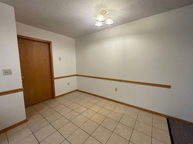 Photo - 317 Twin Oak Dr