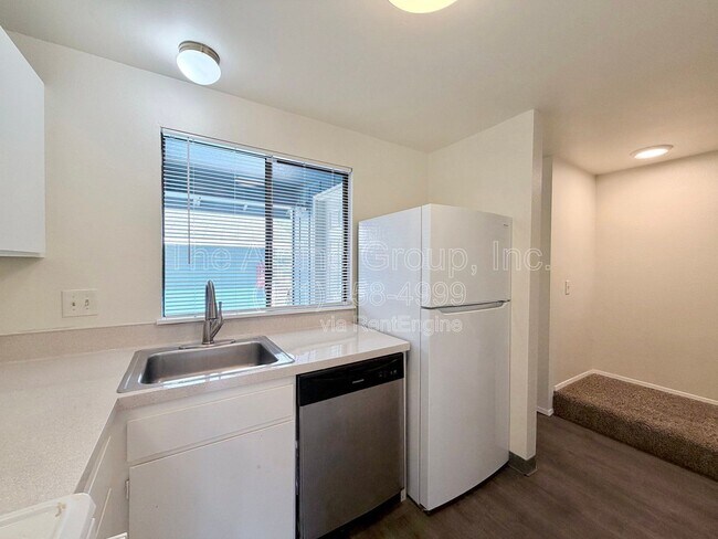 Photo - 3800 NW Chemult Pl