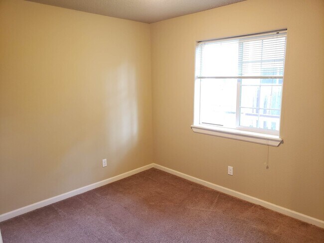 Photo - 2535 NW Taylor