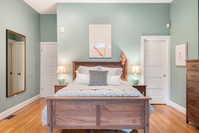 Photo - 5 Monument Sq Unit 1&2