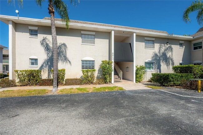 Building Photo - 8812 Bay Pointe Dr Unit D202