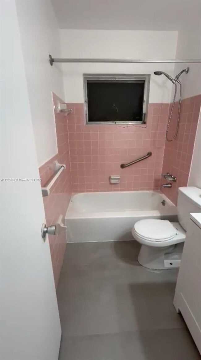 Photo - 543 Meridian Ave Unidad 12