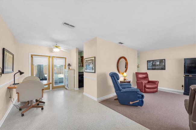 Photo - 1824 Chateau Dr W