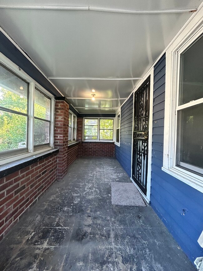 Photo - 2949 Adams St