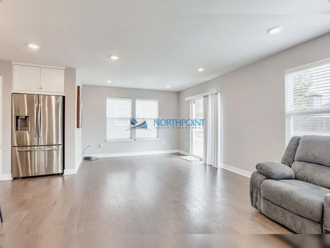 Photo - Spacious 4 beds 2.5 baths in Lees Summit