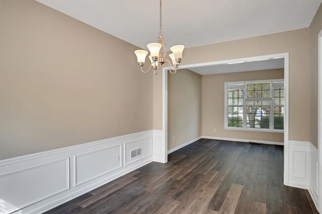 Photo - 11585 Crossington Rd