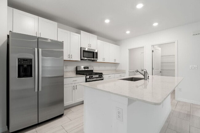LIKE NEW Home For Rent in Zephyrhills!
