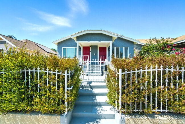 Building Photo - 3305 W 27th St Rental