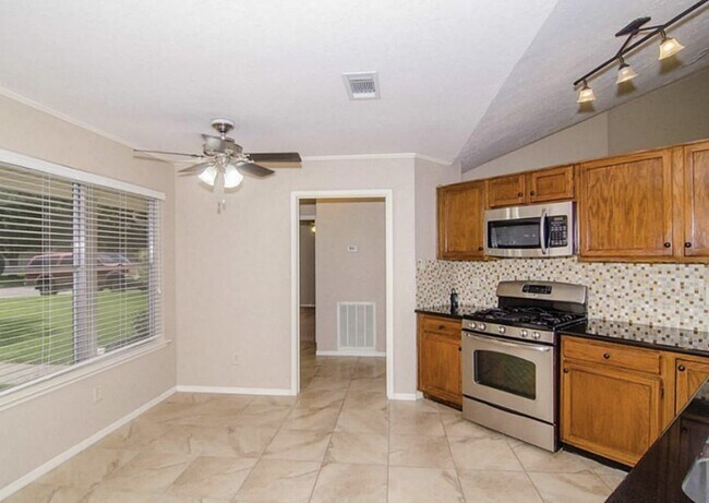 Photo - 6910 Brockington Dr