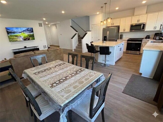 Photo - 6285 Larkspur Ln
