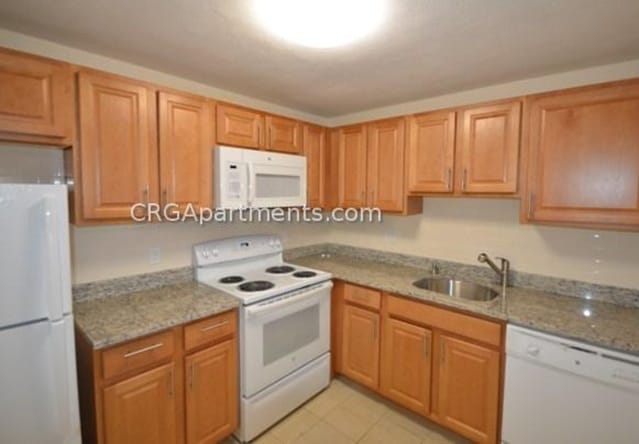 Building Photo - 16 Whites Ave Unit 51A