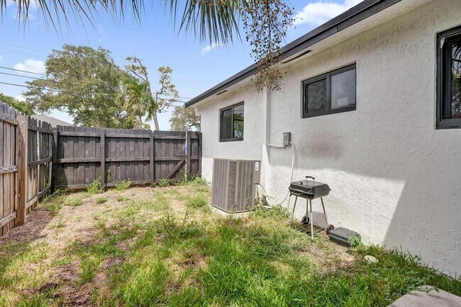 Photo - 1810 NW 9th St Unidad 1