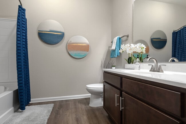 Modern Bathroom at The Retreat in Corpus Christi, TX – Luxury and Comfort