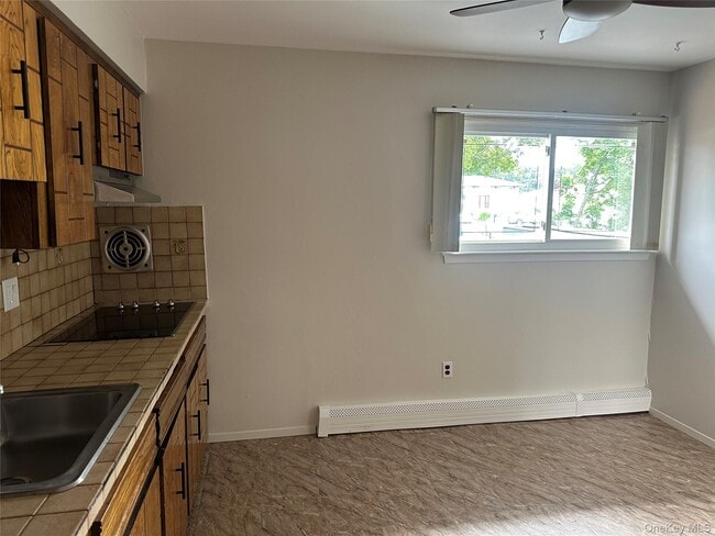 Photo - 308 Essex St