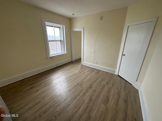 Photo - 16 Caroline St Unit 6