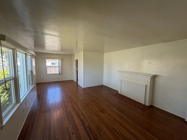 Photo - 412 W El Camino St