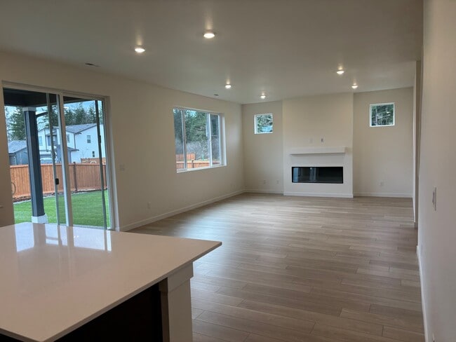 Photo - 17058 126th St E