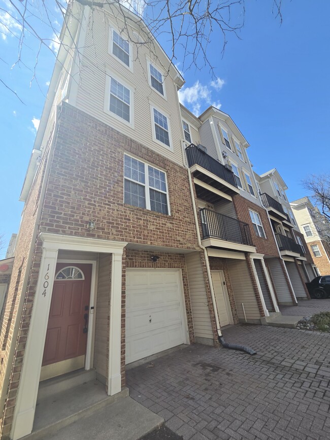 Photo - 1604 Post Oak Dr