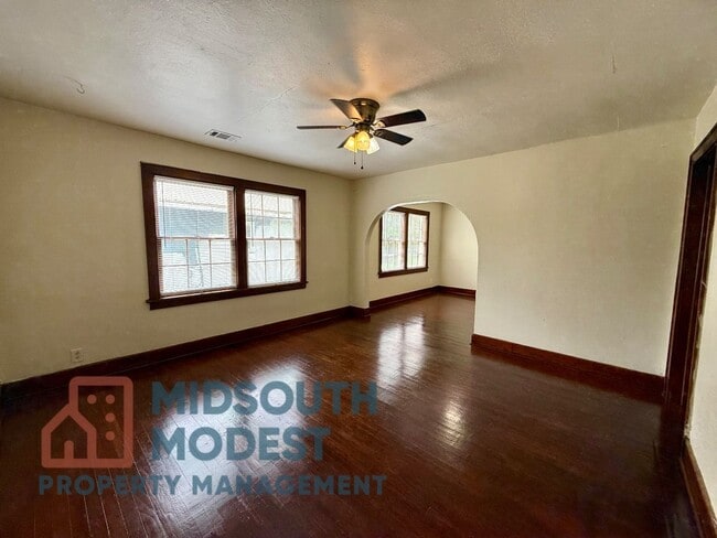 Photo - Welcome to this Beautiful Home in Downtown Paragould, AR!