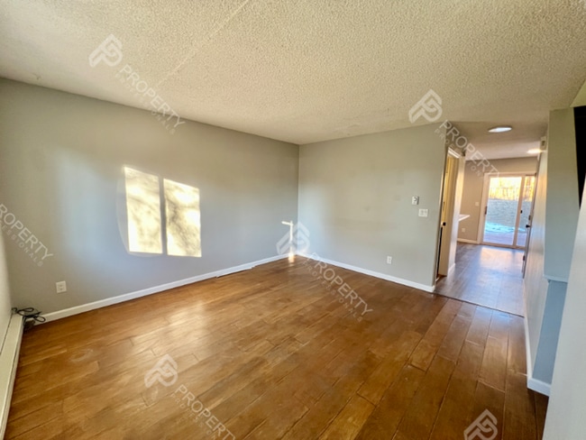 Photo - Em Ave Duplex Unit 1352 Em Ave