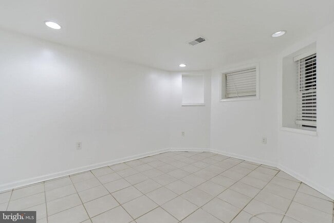 Photo - 716 Rock Creek Church Rd NW