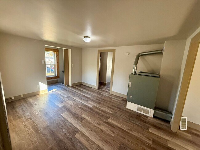 Photo - 302 N 2nd Ave Unit Upper