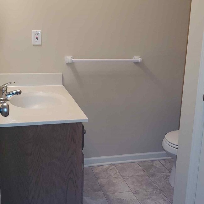 Photo - 425j Hawthorne Blvd