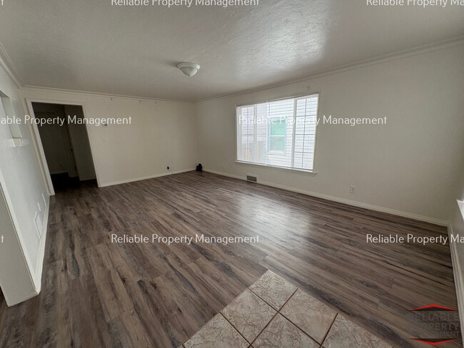 Photo - 357 W 20th St