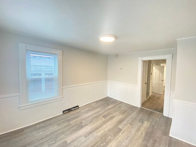 Photo - 8 Parkinson Ct