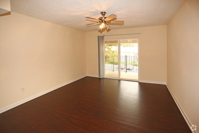 2HAB-2BA 1,000 ft²