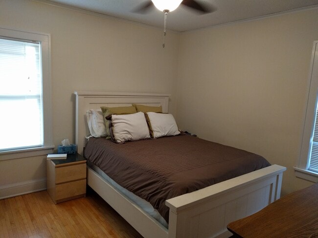 Back Bedroom - 3944 Aldrich Ave S Unidad Upstairs