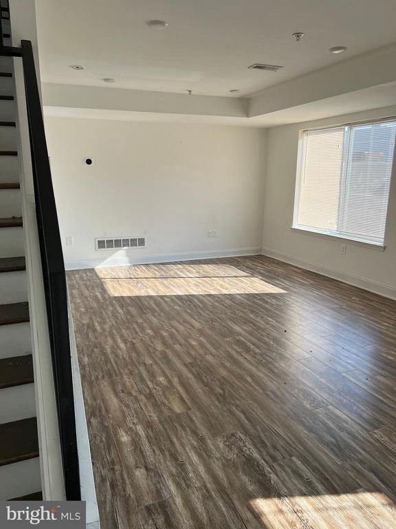 Photo - 1257 N Newkirk St Unidad D