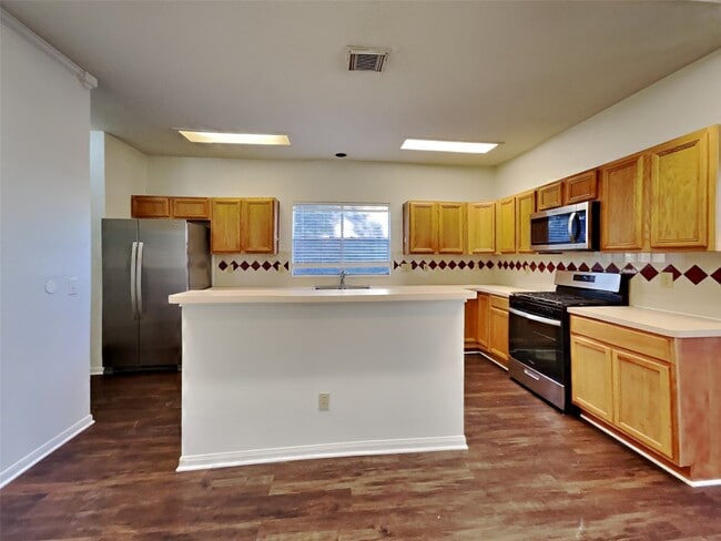 Photo - 2911 Linda Dr